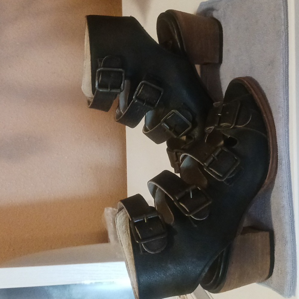 Freebird Quail Wide Strap Heeled Sandals